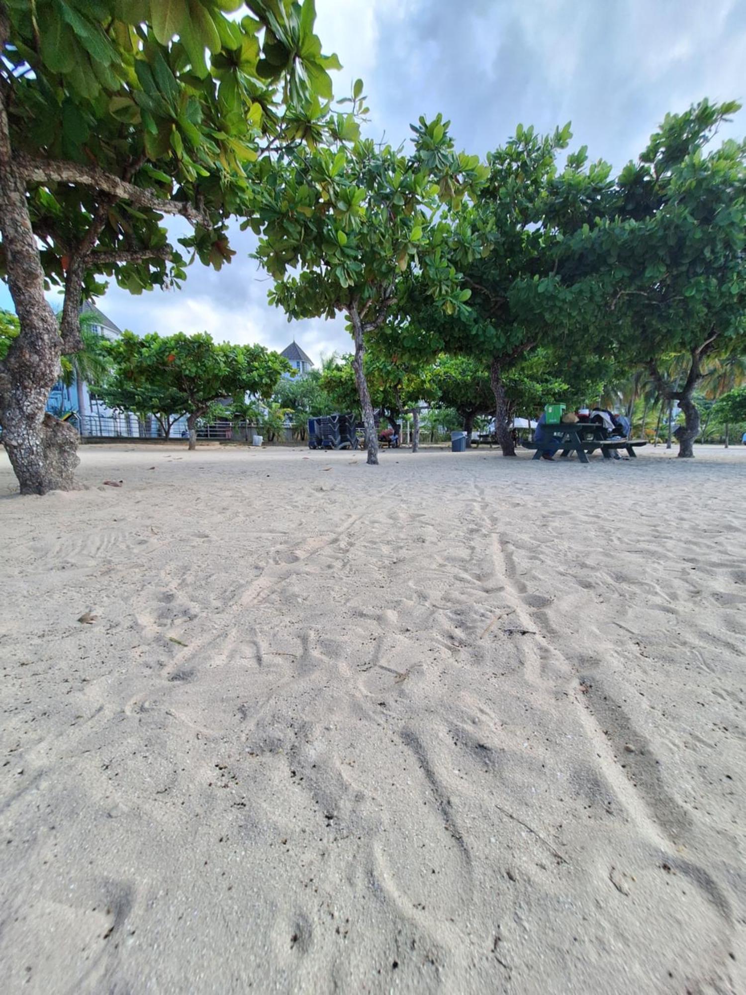 Beach One Bedroom 2 Ocho Rios Exterior photo